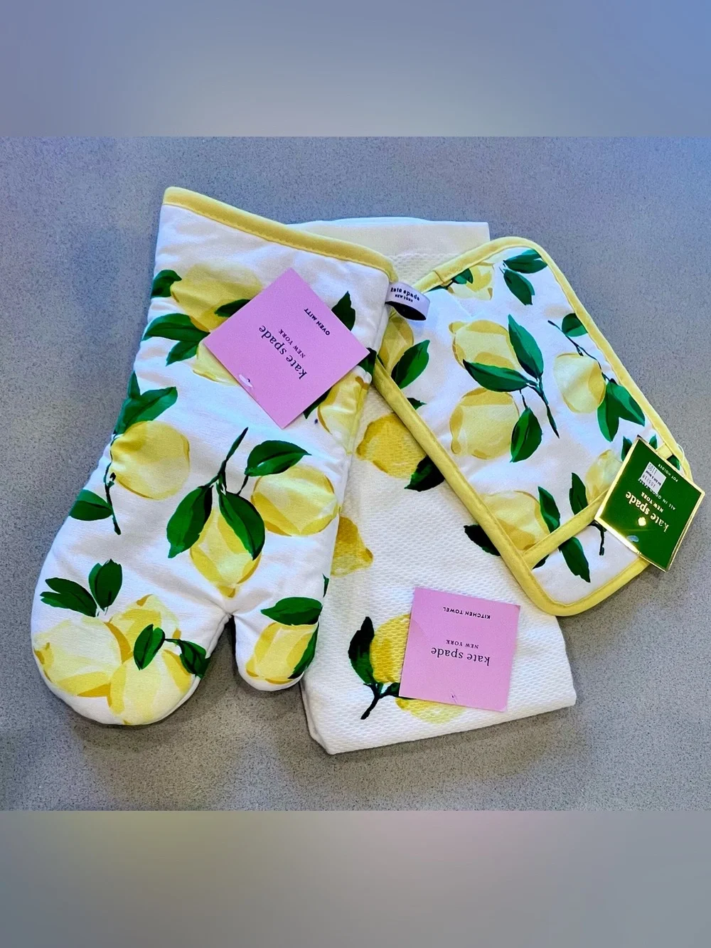 Kate Spade Lemon Oven Mitt, Pot Holder, & Kitchen Towel Set New With Tags